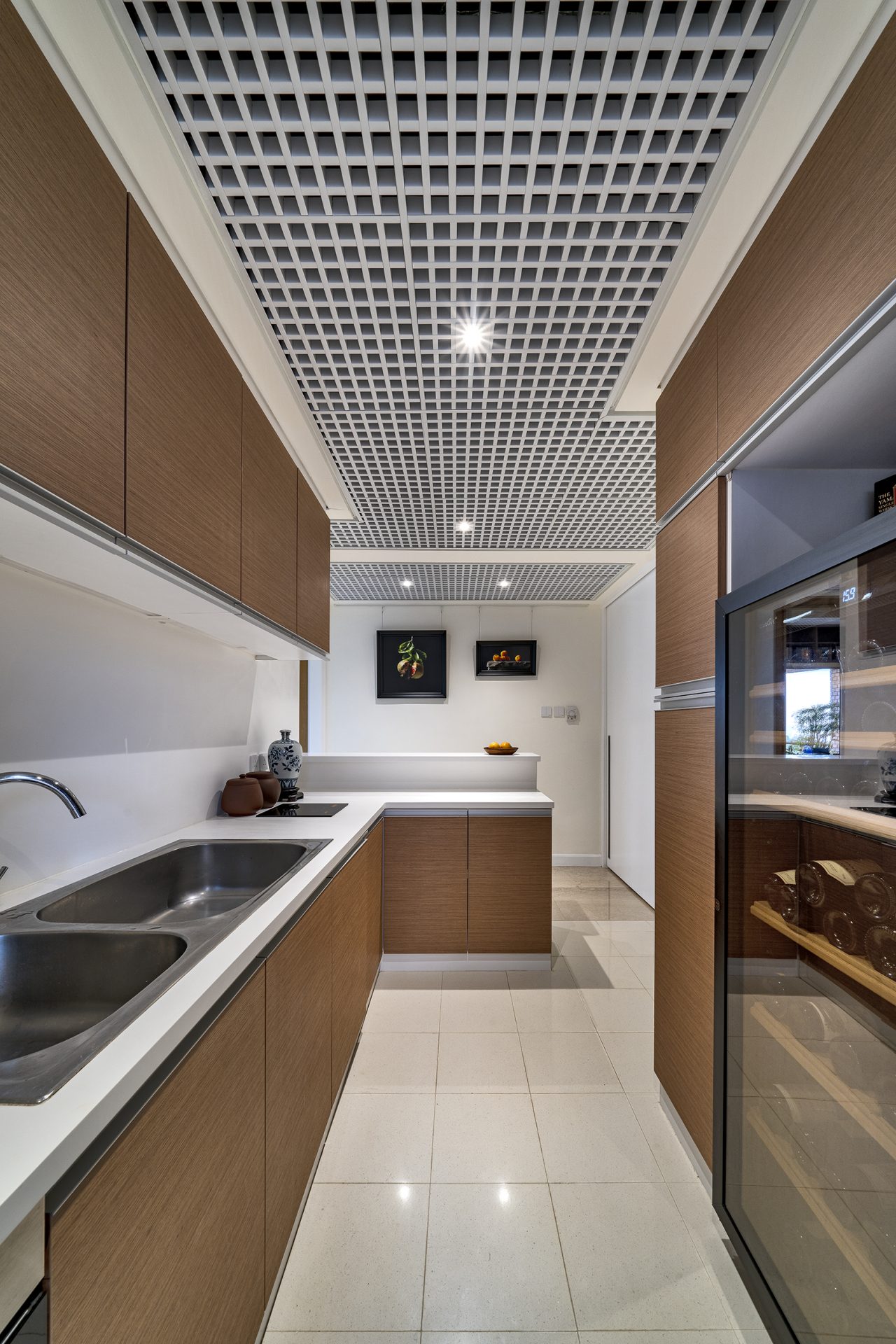 Hong Kong Parkview - — Bathroom with marble‑effect tiles, double basins, a glass shower enclosure and metal details