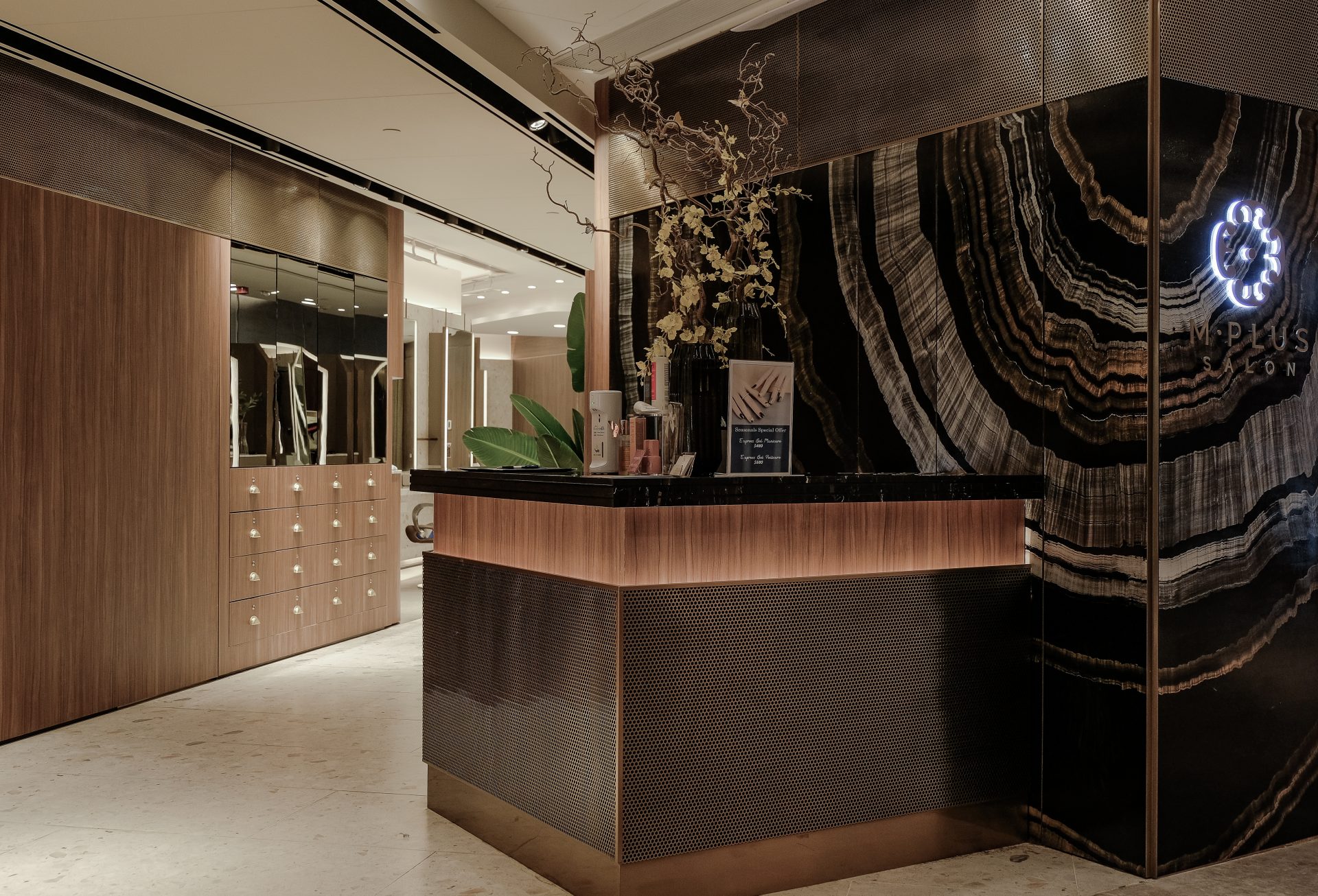 Salon M Plus