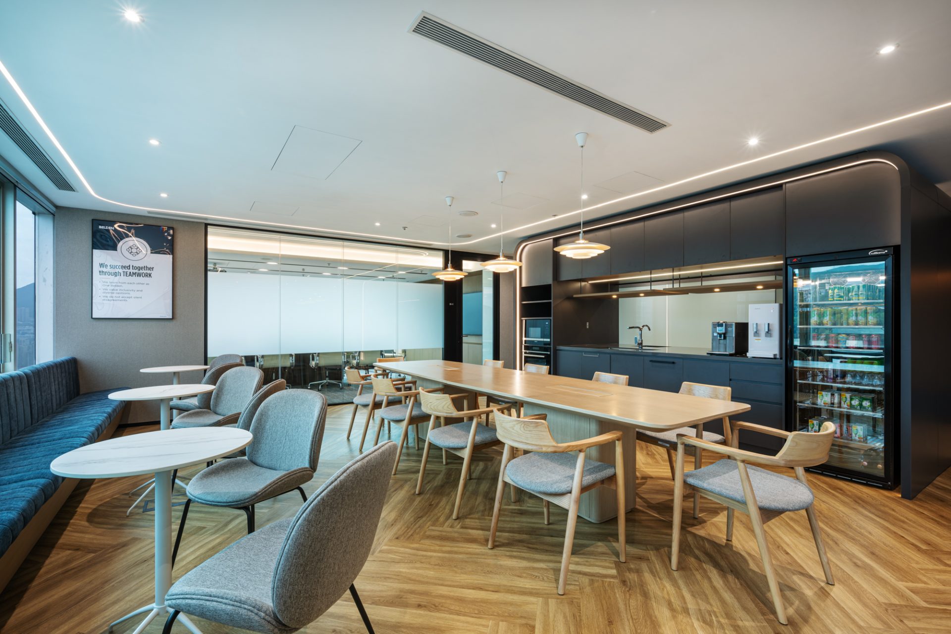 Belden Hong Kong Headquarters | Medium-sized meeting room with glass partitions