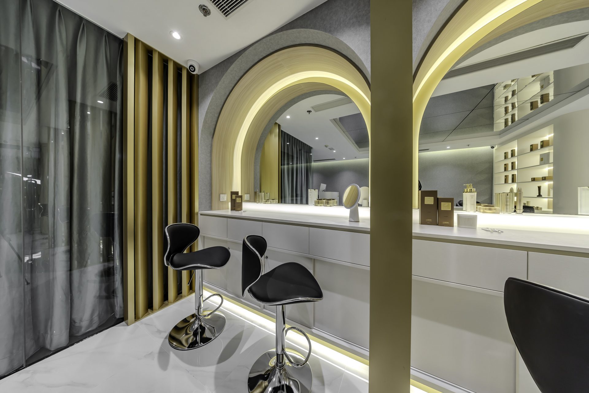 Lux Boutique