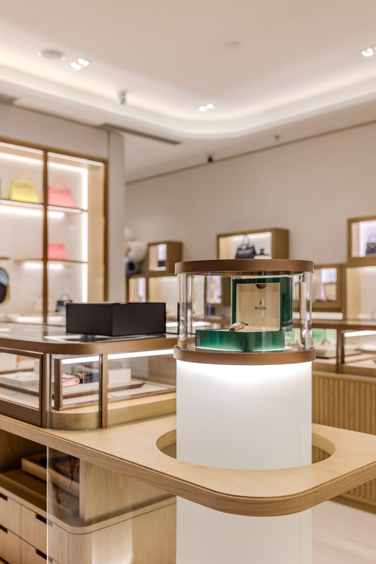 Guili Watches & Jewellery | Official completion photographs